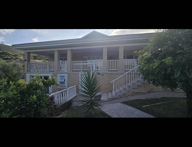 4 BEDROOM HOUSE FOR SALE IN HERSHAM